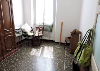 CAMERA 2 - Bilocale via Valentino Armirotti, 10, Genova (zona Sampierdarena) - foto 9