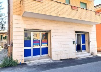 WhatsApp Image 2024-05-13 at 10.57.20 (2).jpeg - Locale Commerciale Via Luciano Manara, Guidonia Montecelio - foto 1