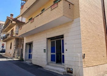 11.jpeg - Locale Commerciale Via Luciano Manara, Guidonia Montecelio - foto 12