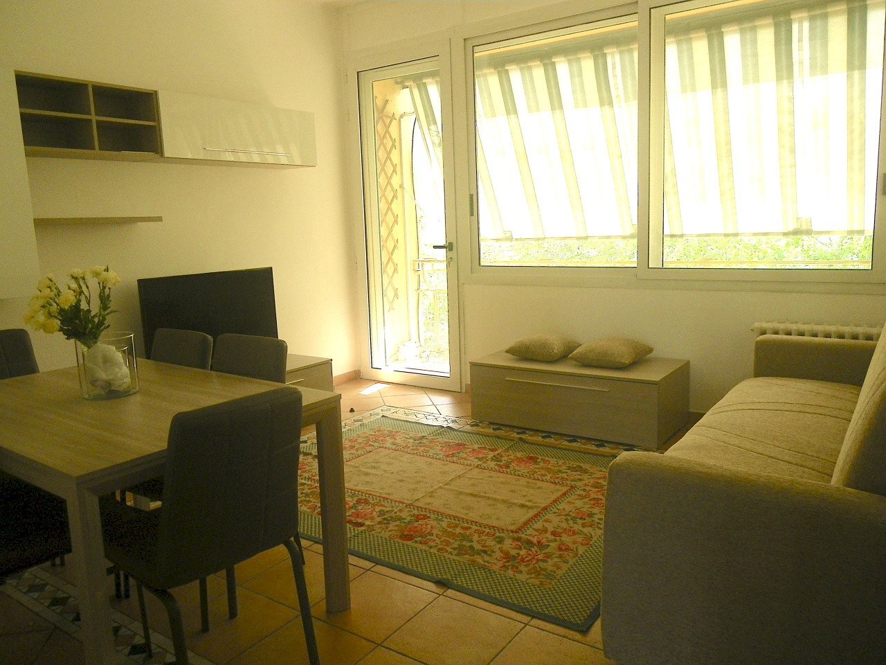 soggiorno - Four-room apartment Reggio nell'Emilia - photo 2
