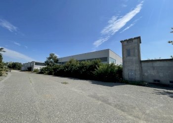 IMG_3354.jpeg - Magazzino Via delle Barazzine 9, Pieve Porto Morone - foto 11