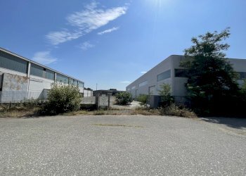 IMG_3353.jpeg - Magazzino Via delle Barazzine 9, Pieve Porto Morone - foto 13