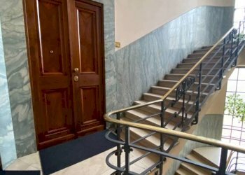 Interno palazzo - Attività Commerciale via Torino, Milano - foto 23