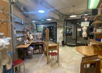Interno non residenziale - Attività Commerciale via Torino, Milano - foto 41