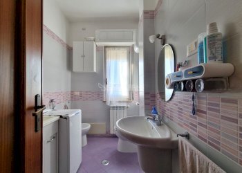 20240404_172237.jpg - Two-room apartment Catanzaro - photo 8