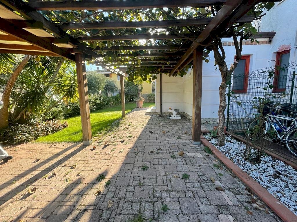 2f767eb3-d5f2-4846-850e-242341c42def.jpg - Casa semi indipendente Luni - foto 2