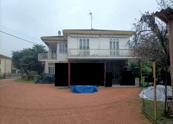 1591963_c_documento_con_foto-1 - Copia.jpg - Appartamento via 26 aprile 154, Badia Polesine - foto 1