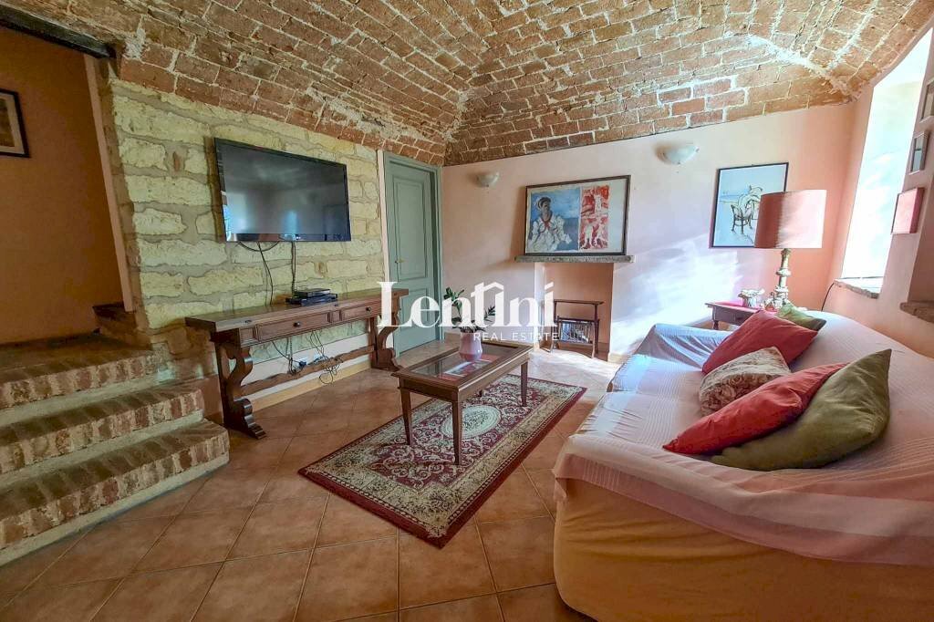 Salone - Villa via Camillo Benso di Cavour, 31, Terruggia - foto 1