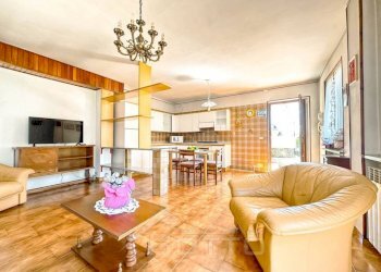 appartamento vendita quarona salotto2 wmk 0 - Bilocale via alla Noca 4, Borgosesia - foto 2