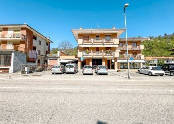 bar vendita borgosesia esterno4 - Cafeteria - Cold Bar viale Varallo 150, Borgosesia - photo 9