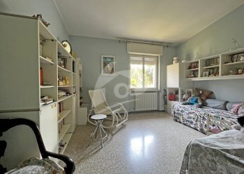 CAMERA DA LETTO 1 - Casa indipendente Via alla Torre 3, Laveno-Mombello - foto 15