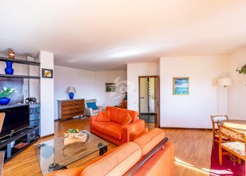 soggiorno - Appartamento Via Marconi 9, Laveno-Mombello - foto 2