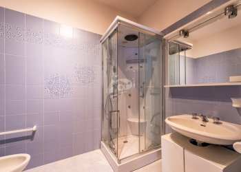 bagno doccia - Appartamento Via Marconi 9, Laveno-Mombello - foto 12