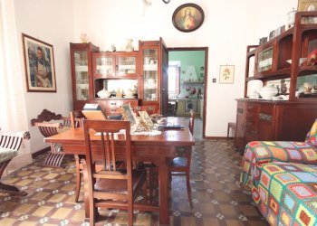 Villa primi 900 con giardino ed annessi  (27).JPG - Villa Via Traversa di Parezzana 1, Capannori - foto 8