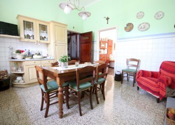 Villa primi 900 con giardino ed annessi  (30).JPG - Villa Via Traversa di Parezzana 1, Capannori - foto 10