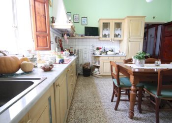 Villa primi 900 con giardino ed annessi  (31).JPG - Villa Via Traversa di Parezzana 1, Capannori - foto 11