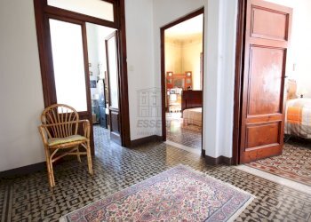 Villa primi 900 con giardino ed annessi  (17).JPG - Villa Via Traversa di Parezzana 1, Capannori - foto 2