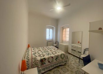 terza camera con pale ventilatore.jpg - Appartamento Viale Rimembranze 37, Sestri Levante - foto 10