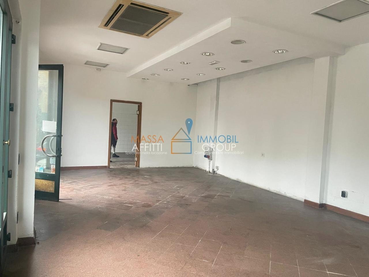 Immagine WhatsApp 2024-05-14 ore 13.40.38_0eba8eff - Locale Commerciale Strada Statale 1 20, Massa - foto 3