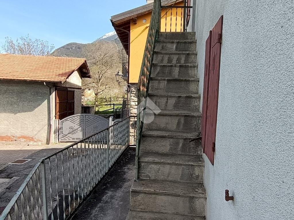 Semi-detached house Via Pommier, Fénis - photo 3