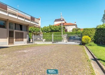 Giardino - Appartamento via Novara, Borgomanero - foto 2