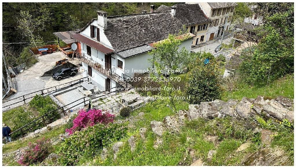 Facciata - Casa indipendente Frazione Ponte Spoccia, 7, Valle Cannobina - foto 1