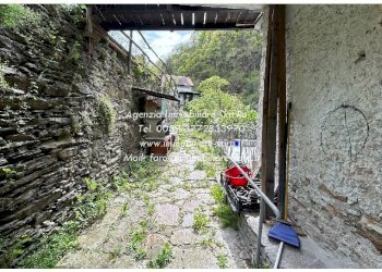 Giardino - Casa indipendente Frazione Ponte Spoccia, 7, Valle Cannobina - foto 24