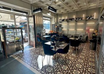 Interno non residenziale - Cafeteria - Cold Bar piazza Gran Madre di Dio, 1, Torino - photo 1