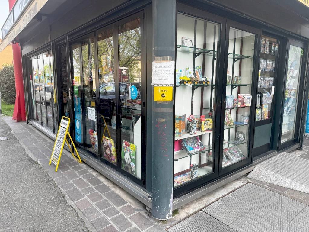 esterno - Edicole - Edicole con Chiosco via Borgo Palazzo, Bergamo - foto 2