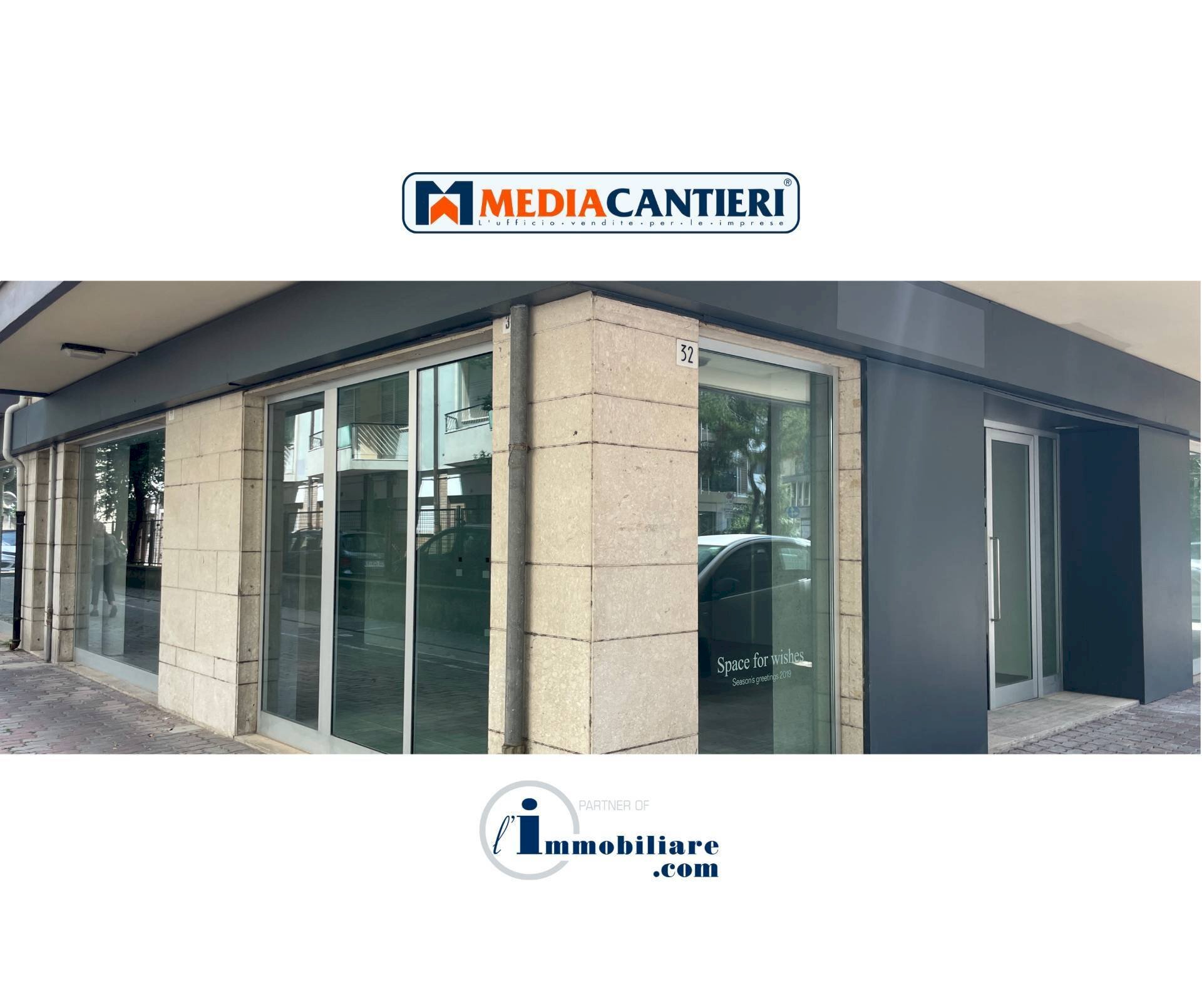 Negozio VIALE REGINA MARGHERITA, Pescara - foto 1