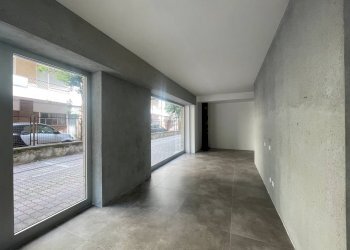 Negozio VIALE REGINA MARGHERITA, Pescara - foto 3