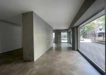 Negozio VIALE REGINA MARGHERITA, Pescara - foto 4