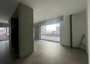 Negozio VIALE REGINA MARGHERITA, Pescara - foto 6