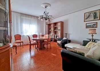 Salone - Appartamento via Alessandro Rottigni, 19, Casale Monferrato - foto 7