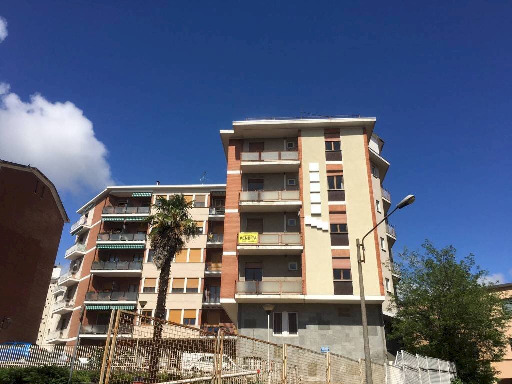 Facciata - Stabile - Palazzo corso Massimo d'Azeglio, 67, Ivrea - foto 1