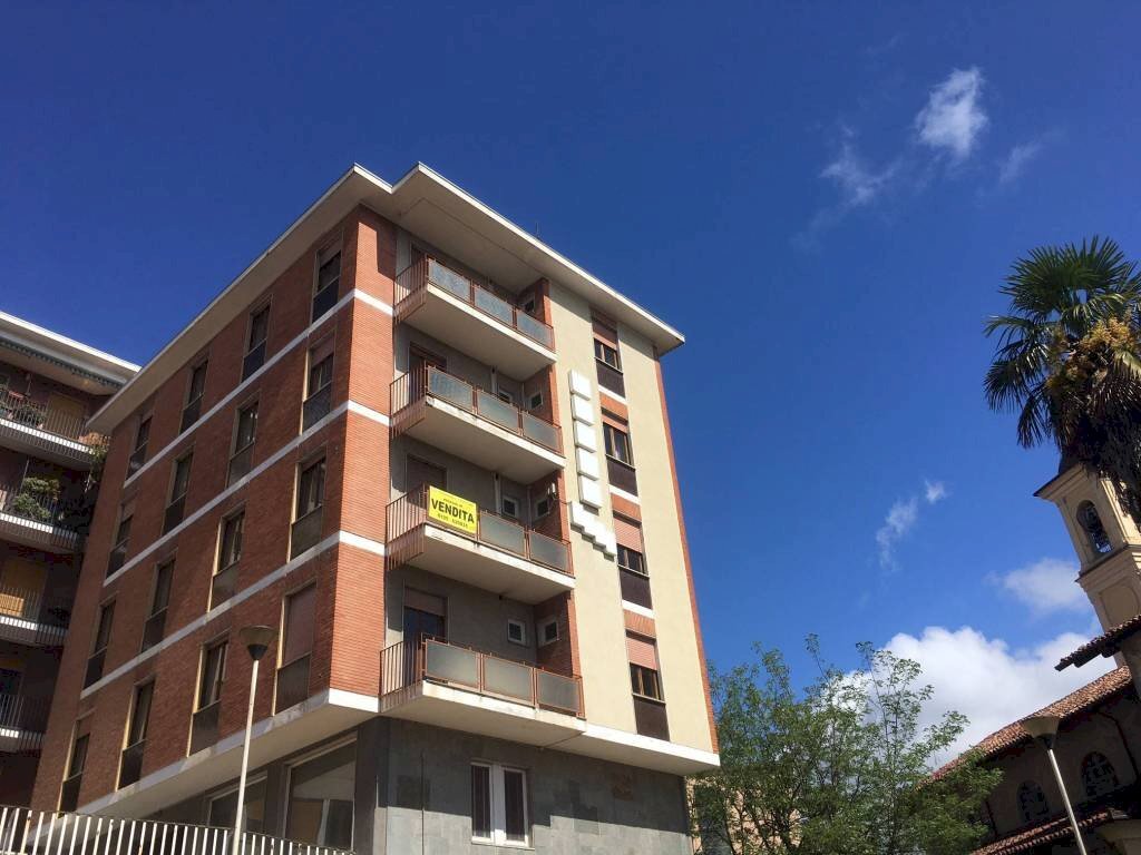 Facciata - Stabile - Palazzo corso Massimo d'Azeglio, 67, Ivrea - foto 3