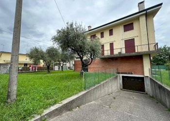 1f1a8eb6-24d9-4bf7-ad9f-c1146b33e541.jpg - Stabile - Palazzo Bassano del Grappa - foto 2