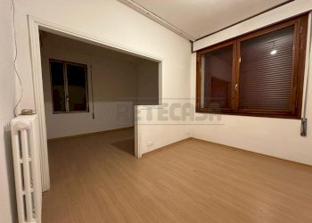 20543289-bce5-454d-9479-012b17769fbf.jpg - Stabile - Palazzo Bassano del Grappa - foto 8