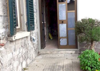 ingresso - Villa Via del Bisenzio, Vernio - foto 3