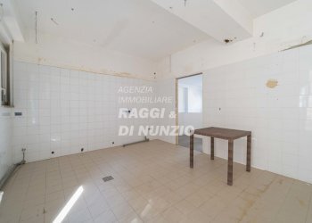 0015.jpg - Locale Commerciale Via Principe di Napoli 5, Grottaferrata - foto 15