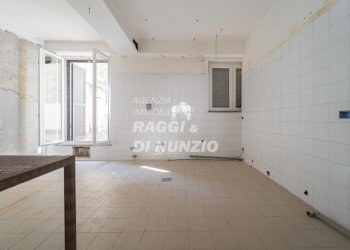 0017.jpg - Locale Commerciale Via Principe di Napoli 5, Grottaferrata - foto 17