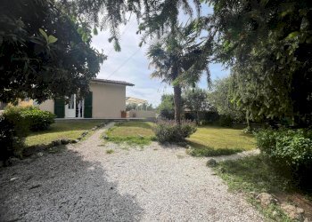 d73be176-8288-4abe-9a18-f63960ba8e6a.jpeg - Portion of a house Seravezza - photo 2