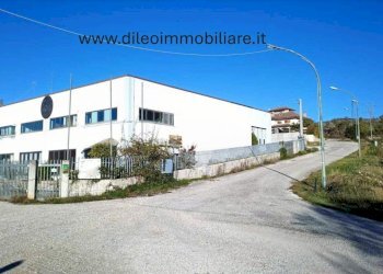 150596.jpg - Capannone Strada Statale 17, Barisciano - foto 1