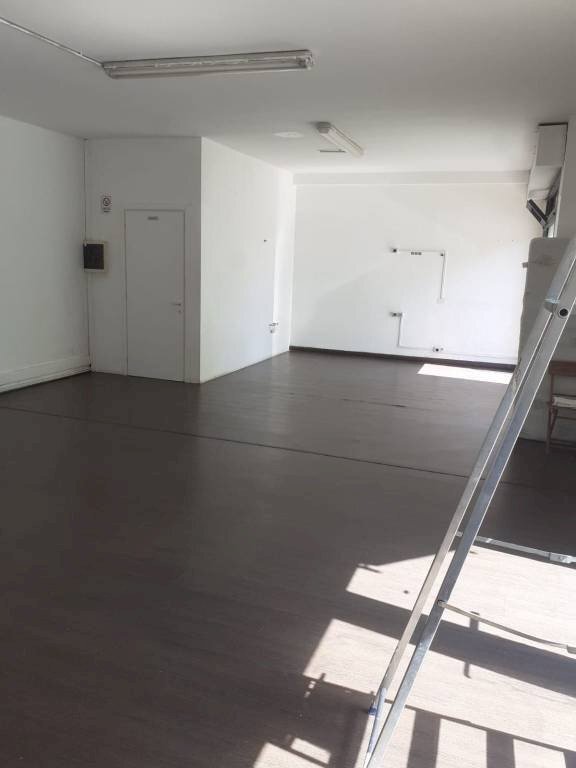 Stanza non arredata - Negozio via Boves, Carpi - foto 1