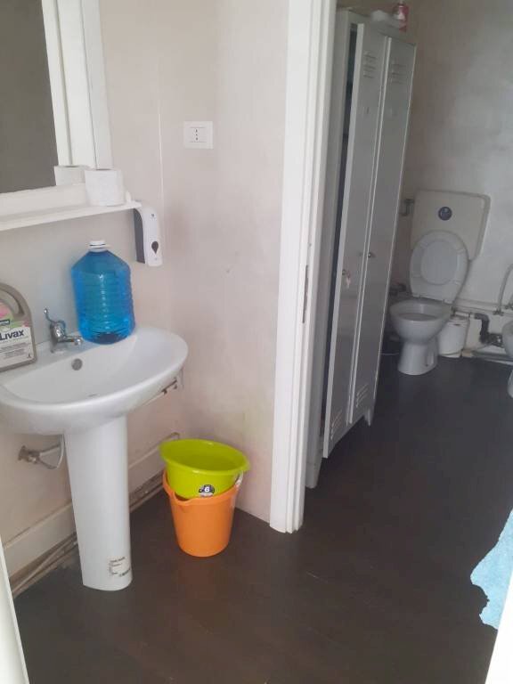 Bagno - Negozio via Boves, Carpi - foto 3