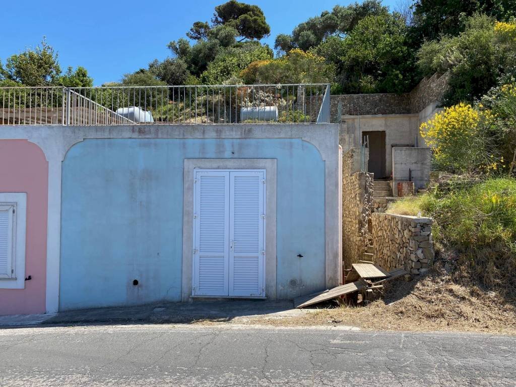 esterno - Three-room apartment via Scarfisso, Ponza - photo 3