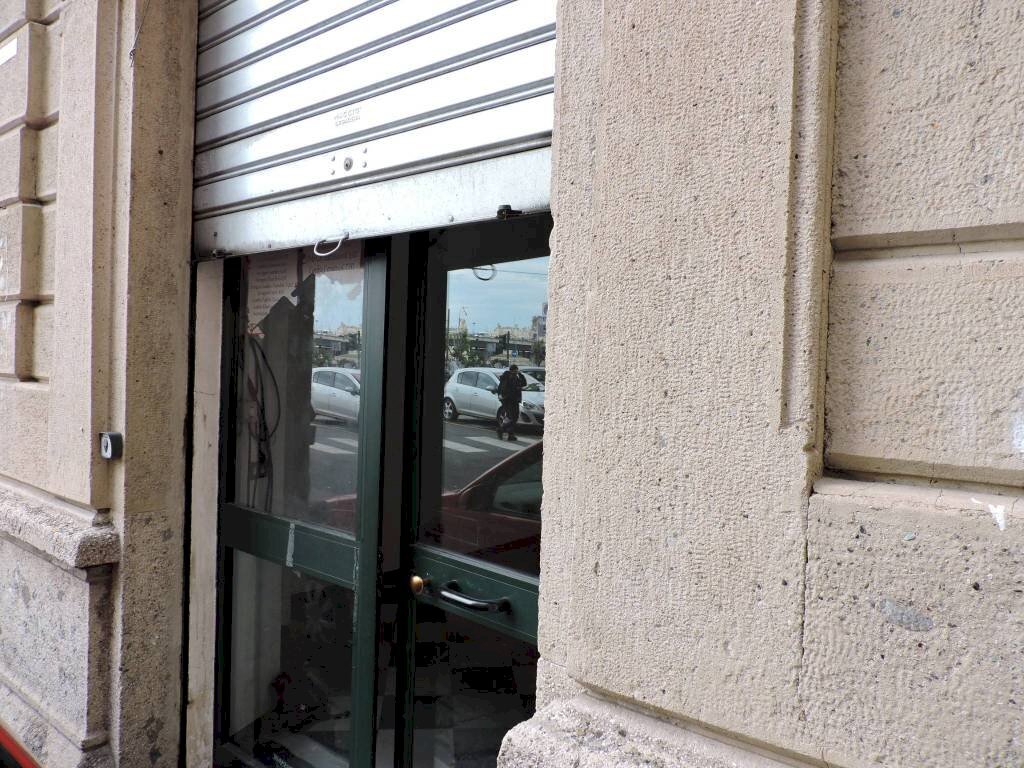 serranda - Shop via Amedeo Lattanzi, Genova - photo 1