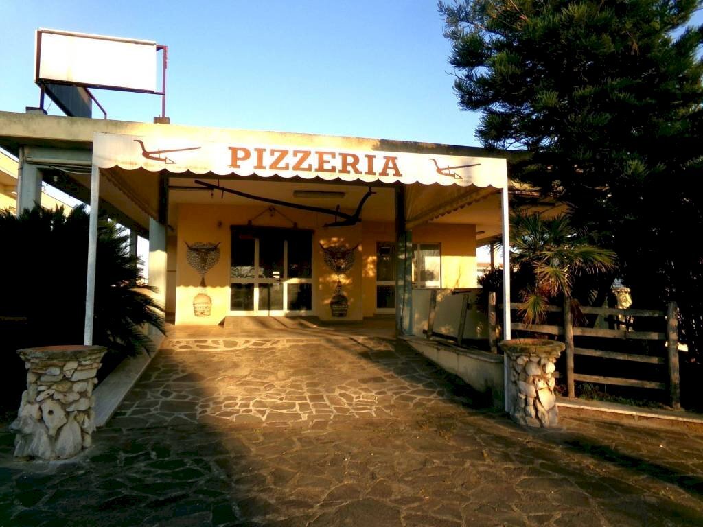 Facciata - Negozio via Ticino, Anzio - foto 2