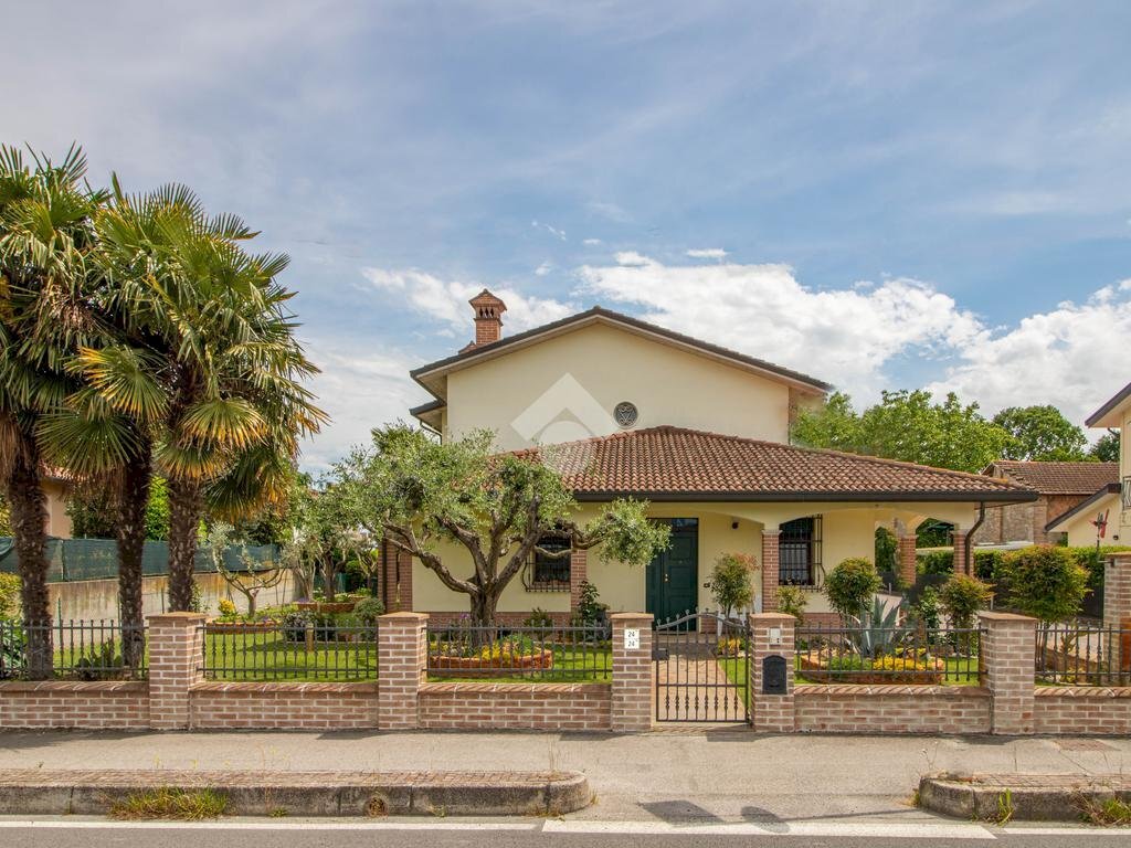 Villa Via Santerno Ammonite, Ravenna (neighborhood Ammonite) - photo 1