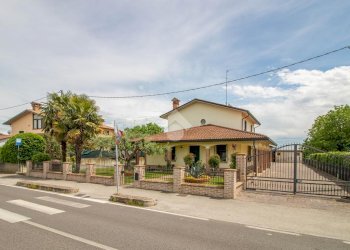 Villa Via Santerno Ammonite, Ravenna (neighborhood Ammonite) - photo 35